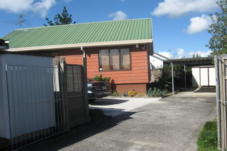 Photo of property in 1/13 De Quincey Terrace, Highland Park, Auckland, 2010