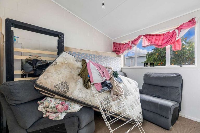 Photo of property in 1/12 Citril Place, Red Hill, Papakura, 2110