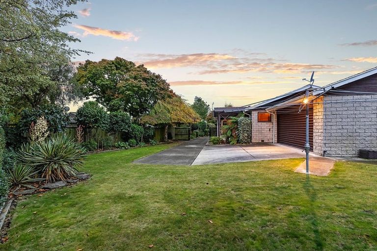 Photo of property in 17 Wyatt Place, Russley, Christchurch, 8042