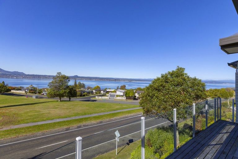 Photo of property in 10 Wakeman Road, Acacia Bay, Taupo, 3330