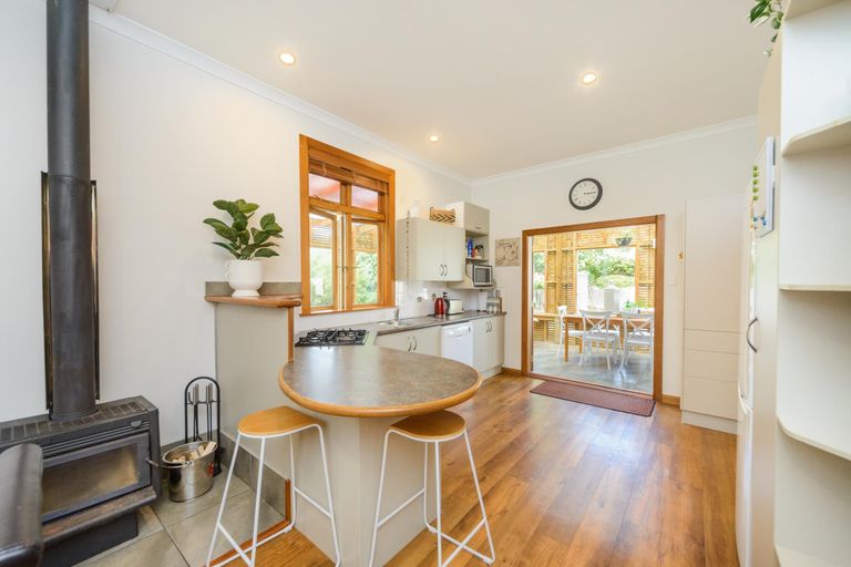 Photo of property in 10 Stanley Avenue, Palmerston North, 4414