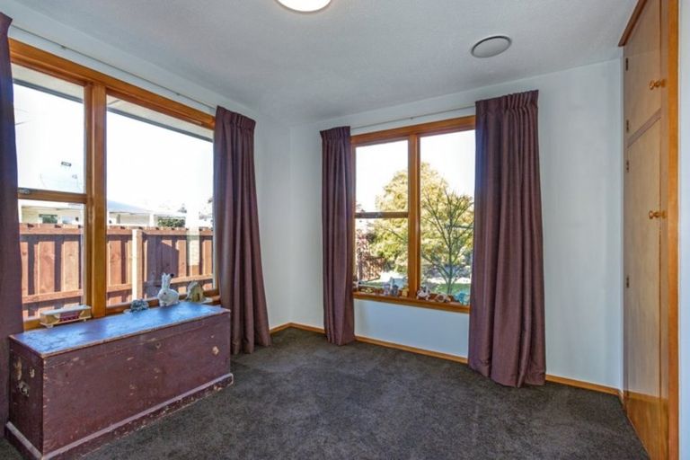 Photo of property in 19 Westerleigh Street, Bishopdale, Christchurch, 8053