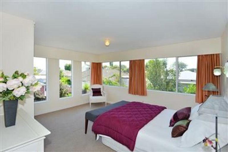 Photo of property in 2/8a Rachel Place, Avonhead, Christchurch, 8042