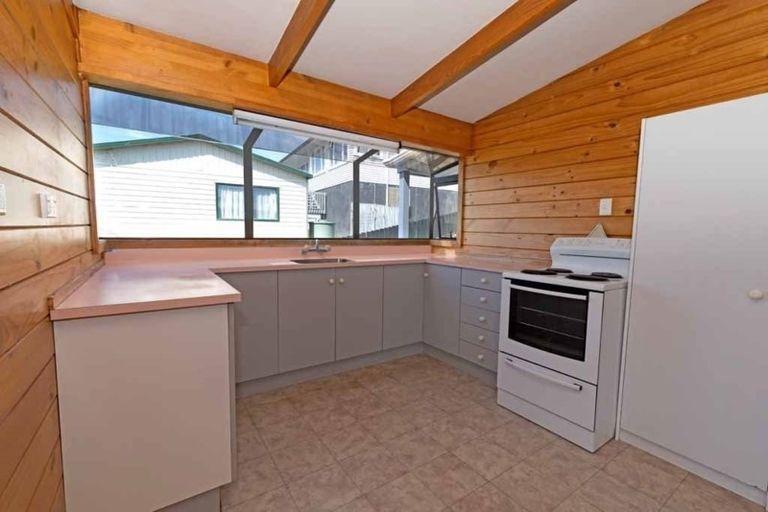 Photo of property in 1/28 Elizabeth Drive, West Harbour, Auckland, 0618