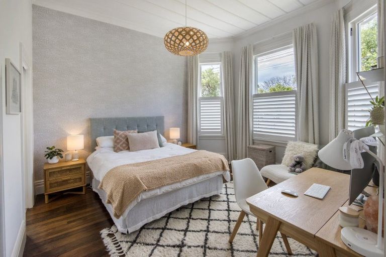 Photo of property in 11 Cheltenham Road, Devonport, Auckland, 0624