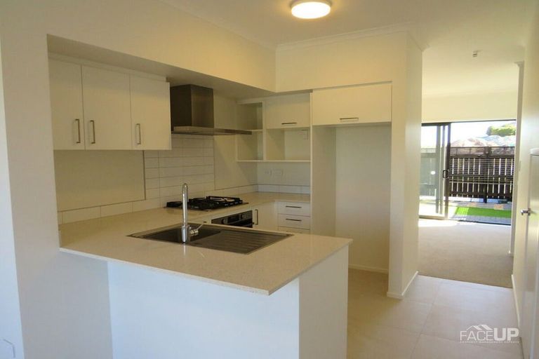 Photo of property in 18 Manarini Road, Westgate, Auckland, 0614