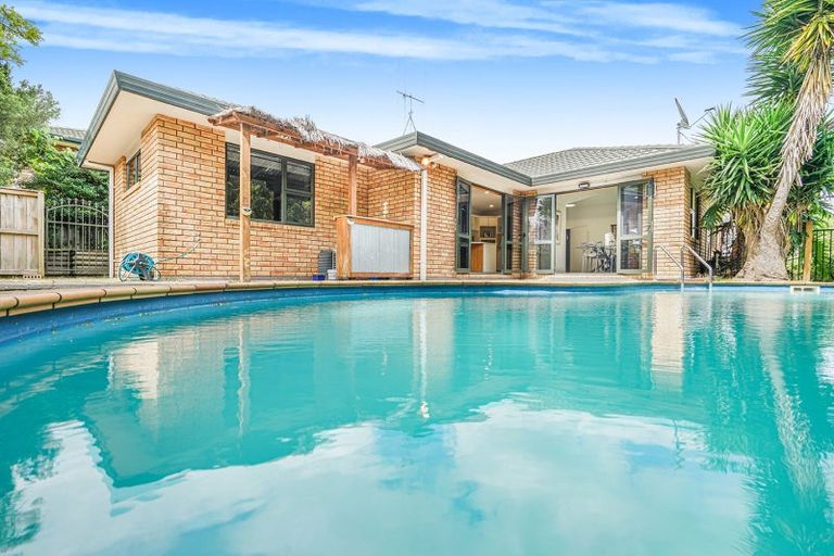 Photo of property in 18 Caversham Drive, Rototuna, Hamilton, 3210