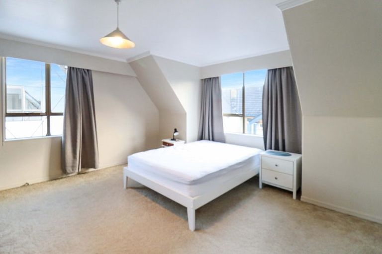 Photo of property in 2/45 Whites Line West, Woburn, Lower Hutt, 5010