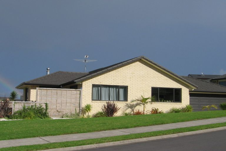 Photo of property in 8 The Ritz, Orewa, 0931