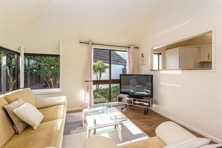 Photo of property in 43n Waimairi Road, Upper Riccarton, Christchurch, 8041