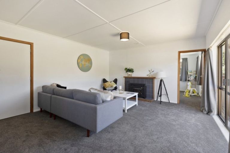 Photo of property in 47 Bird Grove, Stokes Valley, Lower Hutt, 5019