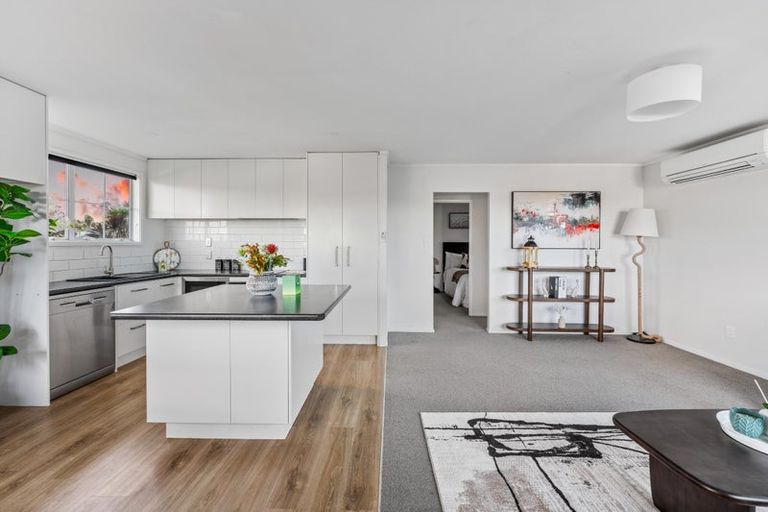 Photo of property in 7 Faram Place, Massey, Auckland, 0614