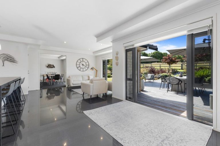 Photo of property in 100 Kauri Crescent, Waimauku, Kumeu, 0891