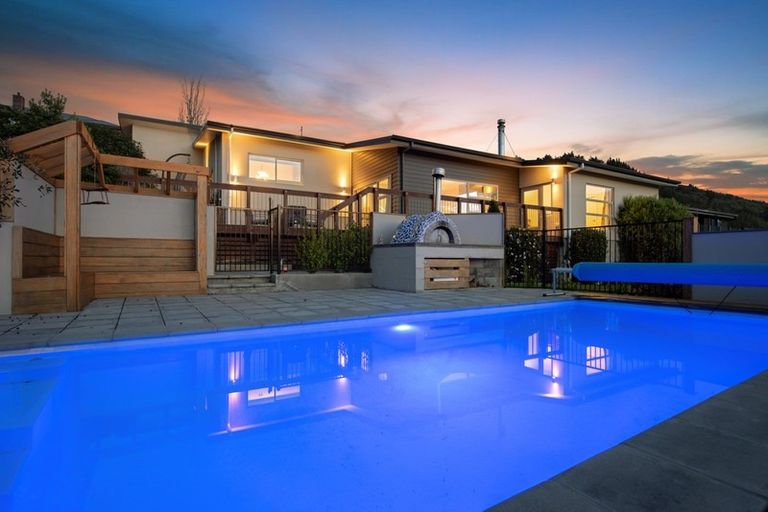 Photo of property in 9 Bell Bird Rise, Picton, 7220