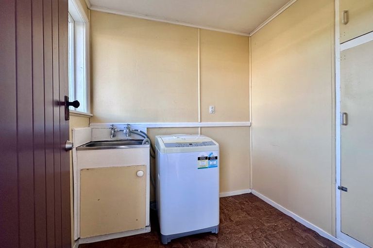 Photo of property in 21 Cranby Crescent, Onekawa, Napier, 4110