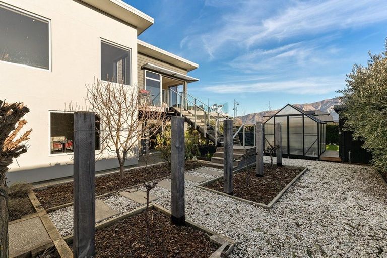 Photo of property in 10 Sunnyside Lane, Wanaka, 9305