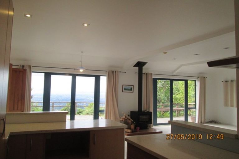 Photo of property in 553 Scenic Drive, Waiatarua, Auckland, 0612