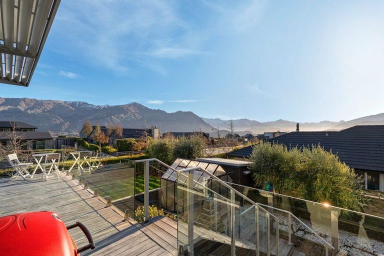 Photo of property in 10 Sunnyside Lane, Wanaka, 9305