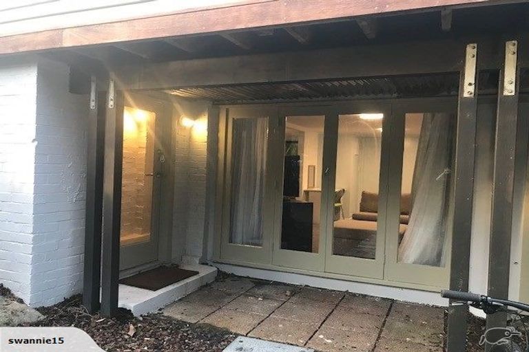 Photo of property in 188 Hutchinson Avenue, New Lynn, Auckland, 0600