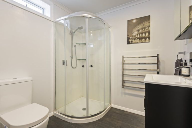 Photo of property in 1 Wigan Place, Hokowhitu, Palmerston North, 4410