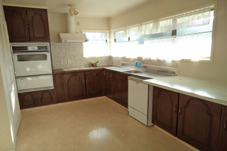 Photo of property in 63 St Annes Crescent, Wattle Downs, Auckland, 2103