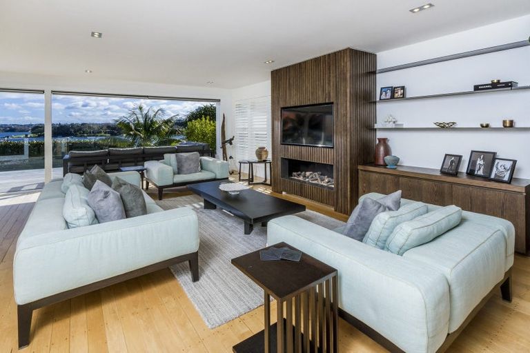 Photo of property in 306 Hurstmere Road, Takapuna, Auckland, 0622