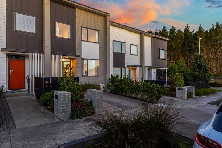 Photo of property in 5 Pukewhero Rise, Westgate, Auckland, 0614