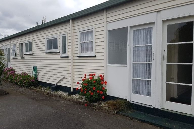 Photo of property in 2/62 Cuba Street, Petone, Lower Hutt, 5012