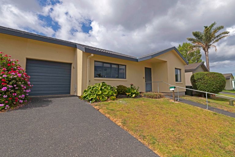 Photo of property in 13 Neta Grove, Henderson, Auckland, 0612