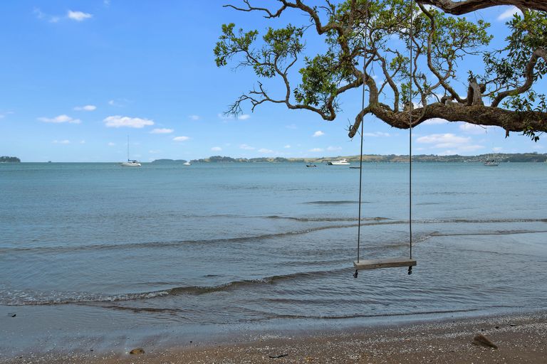 Photo of property in 6 Buckleton Road, Tawharanui Peninsula, Matakana, 0986