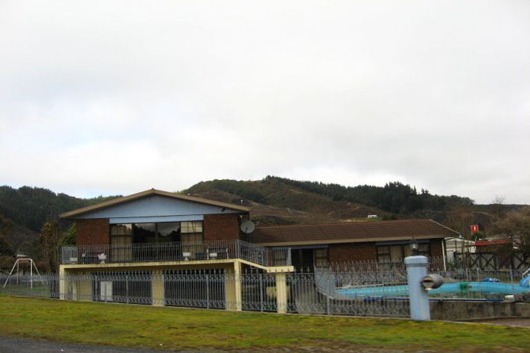 Photo of property in 42 Victory Street, Reefton, 7830