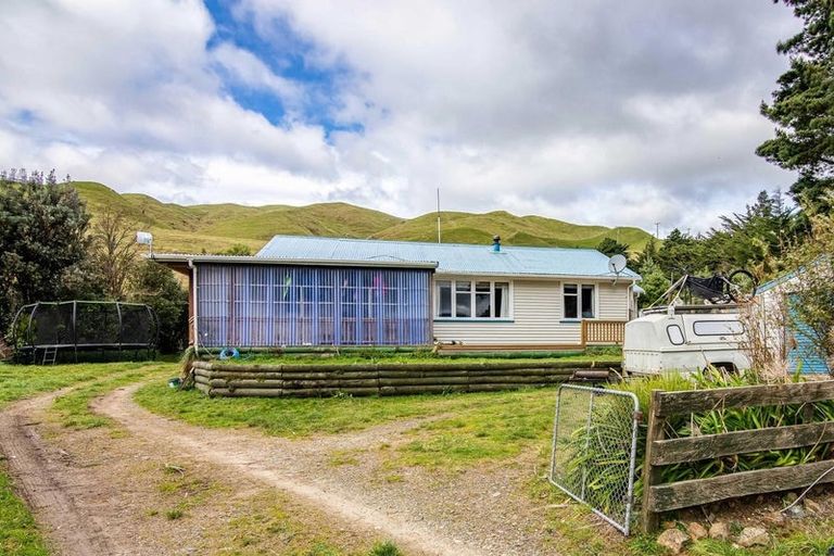 Photo of property in 152 Opaki Kaiparoro Road, Eketahuna, 4994