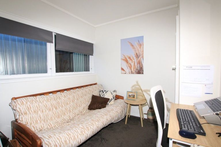 Photo of property in 78 Hillcrest Avenue, Hillcrest, Auckland, 0627