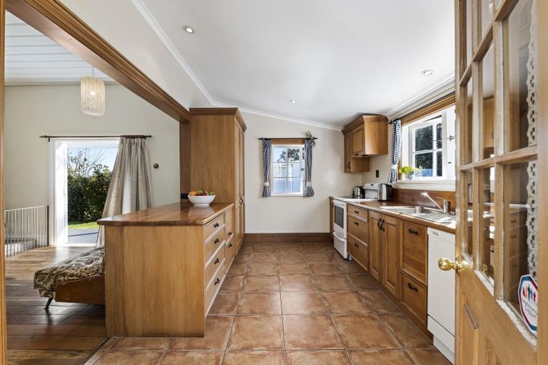 Photo of property in 1017 Main North Road, Onaero, Waitara, 4383