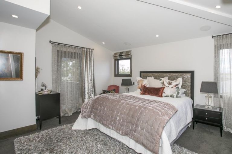 Photo of property in 11 Riverstone Grove, Hokowhitu, Palmerston North, 4410