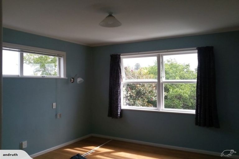 Photo of property in 24 Glen Road, Raumati South, Paraparaumu, 5032