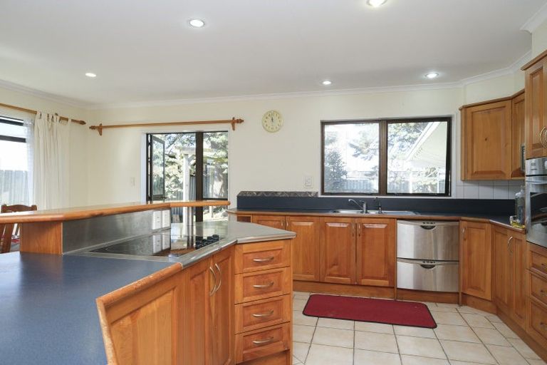 Photo of property in 15 Windsor Street, Dannevirke, 4930