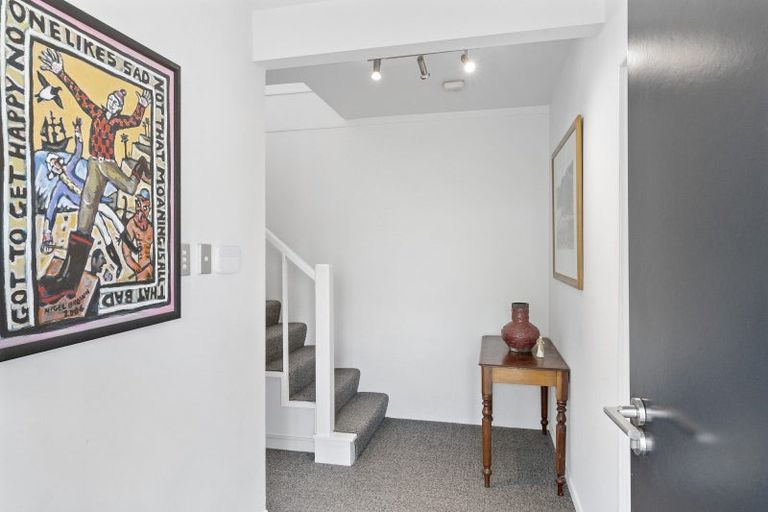 Photo of property in 15 Wadestown Road, Wadestown, Wellington, 6012