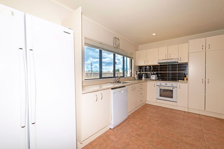 Photo of property in 13 Neta Grove, Henderson, Auckland, 0612