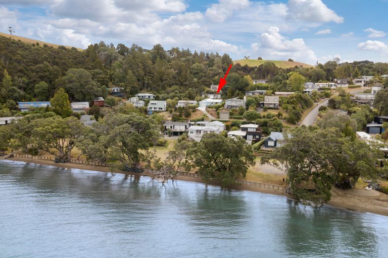 Photo of property in 6 Buckleton Road, Tawharanui Peninsula, Matakana, 0986
