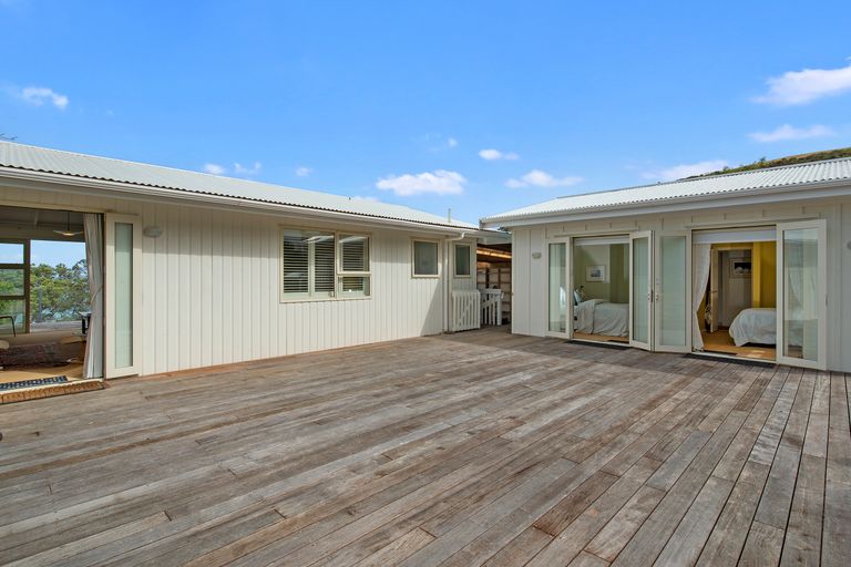 Photo of property in 6 Buckleton Road, Tawharanui Peninsula, Matakana, 0986