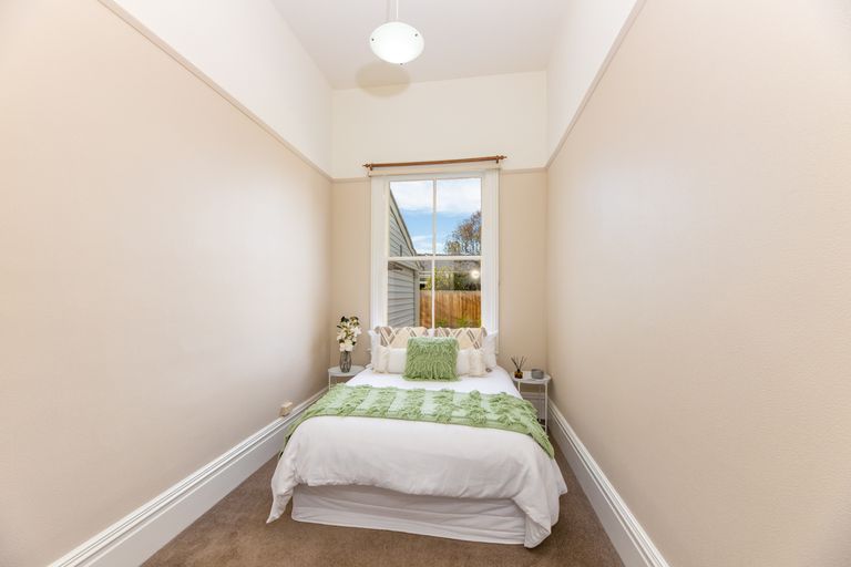 Photo of property in 2/96 Kerrs Road, Avonside, Christchurch, 8061