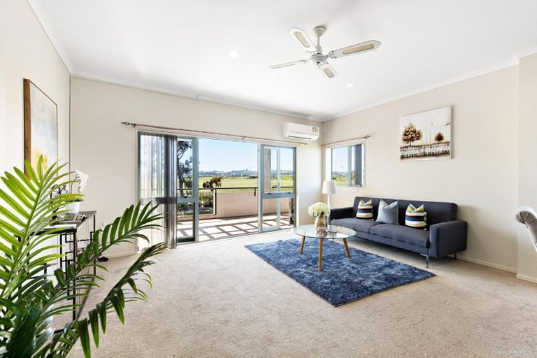Photo of property in 1/150 Chapel Road, Flat Bush, Auckland, 2019