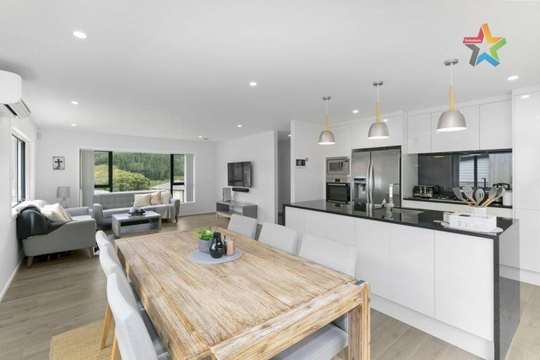 Photo of property in 8 Frankie Stevens Place, Riverstone Terraces, Upper Hutt, 5018