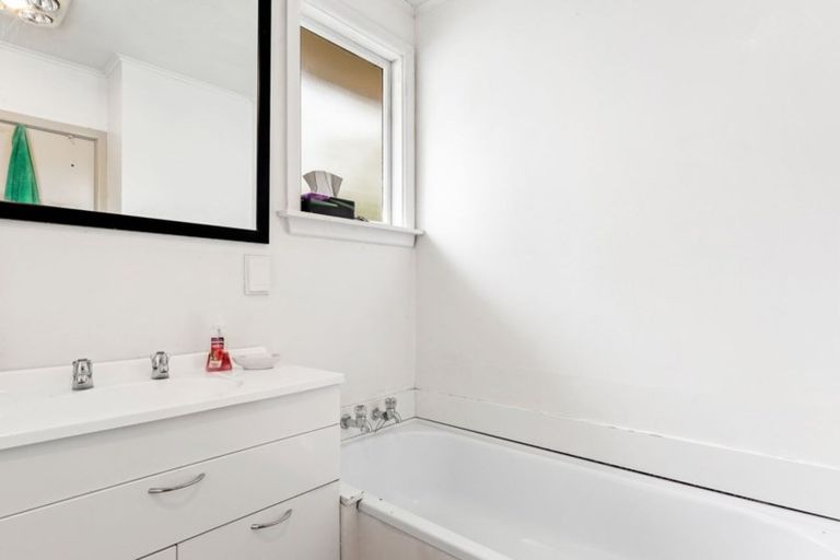 Photo of property in 69 Parkstone Avenue, Ilam, Christchurch, 8041