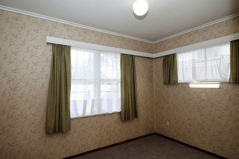 Photo of property in 13 Lyndhurst Road, Te Atatu South, Auckland, 0610