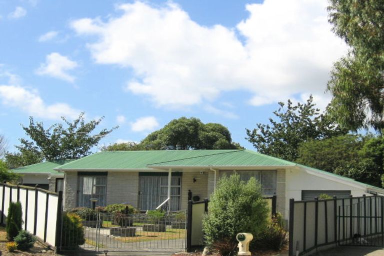 Photo of property in 6 Nevada Grove, Totara Park, Upper Hutt, 5018