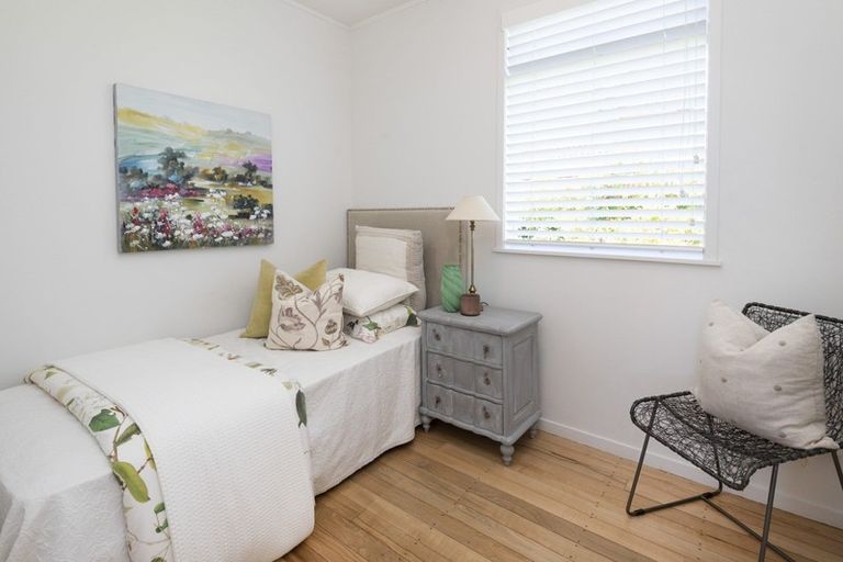 Photo of property in 144 Mellons Bay Road, Mellons Bay, Auckland, 2014