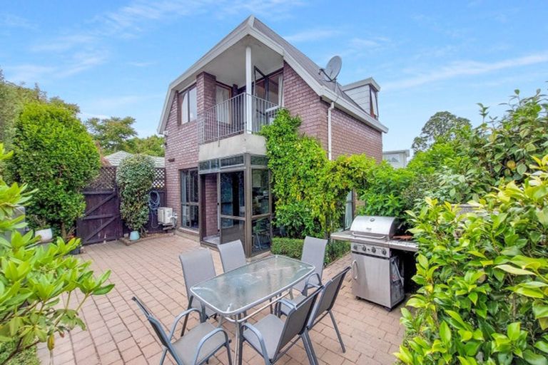 Photo of property in 2/14 Strauss Place, Somerfield, Christchurch, 8024