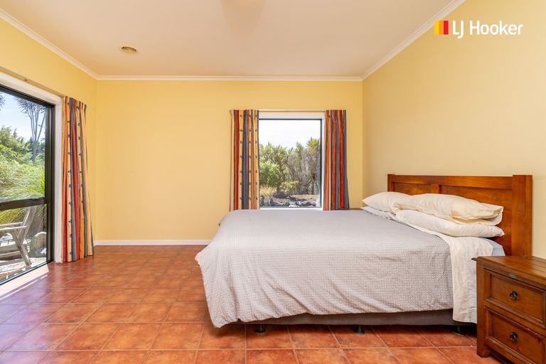 Photo of property in 1 Joshua Place, Helensburgh, Dunedin, 9010